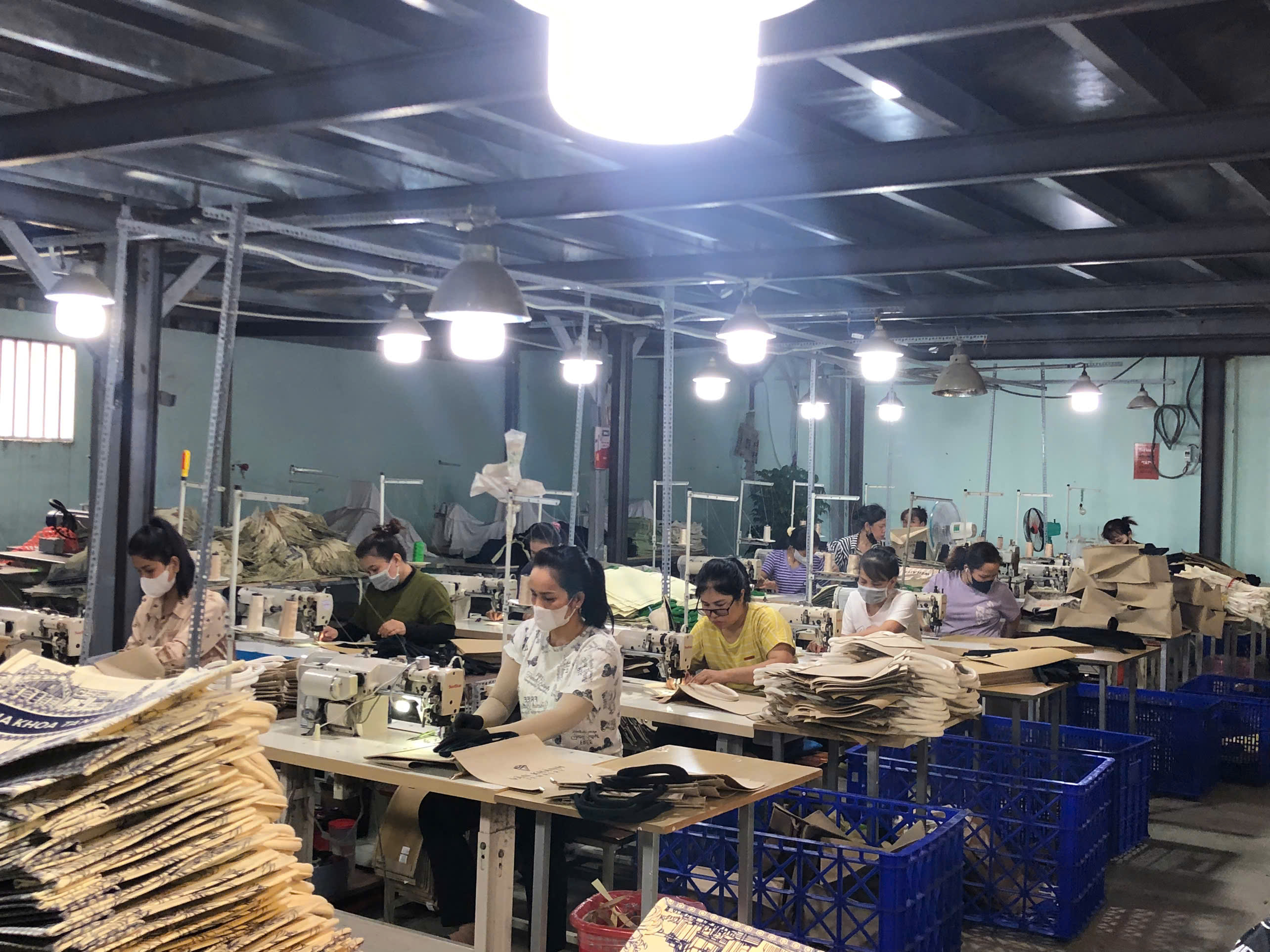 Tham quan xưởng sản xuất Loma Bag